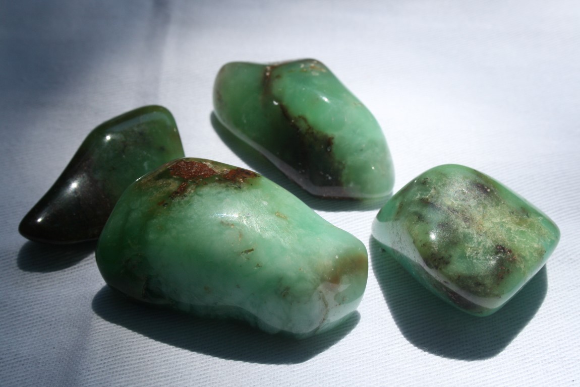 Chrysoprase forgiveness and compassion, connection with nature, Altruism 4990
